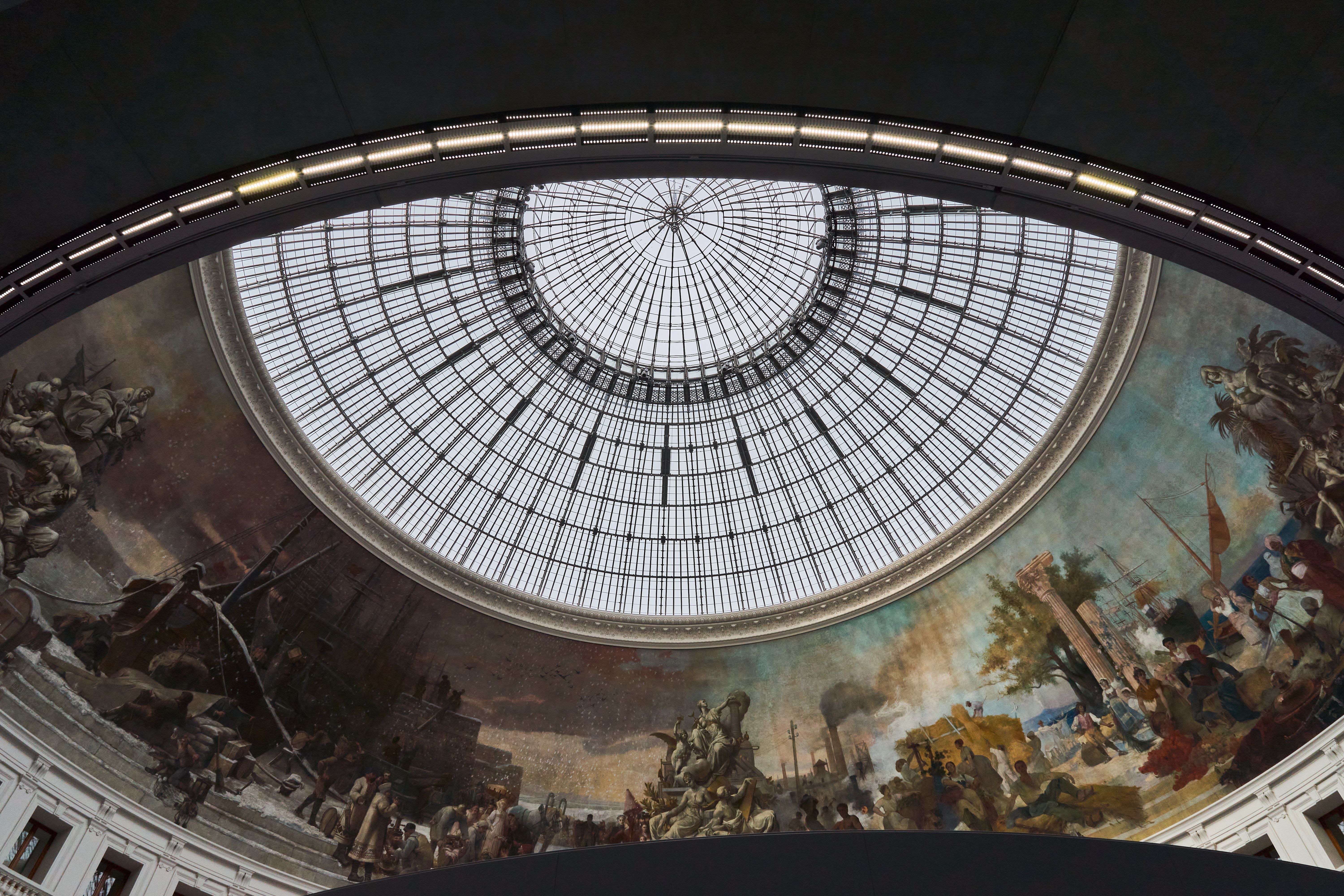 Contemporary installation inside the Bourse de Commerce – Pinault Collection