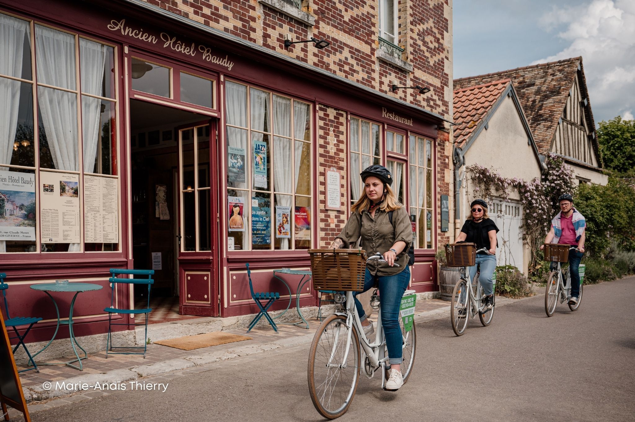 ジヴェルニーでのサイクリング