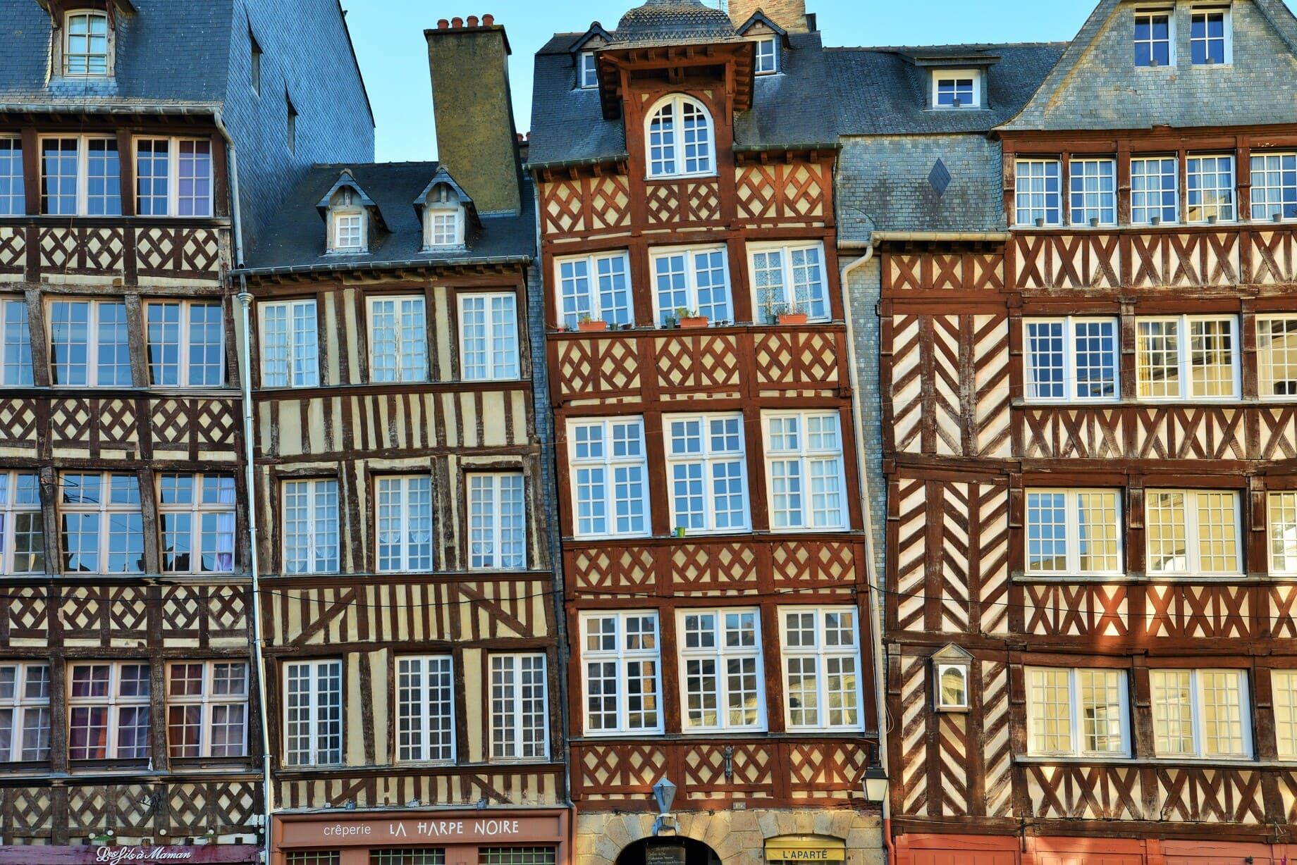 レンヌ　木組みの家