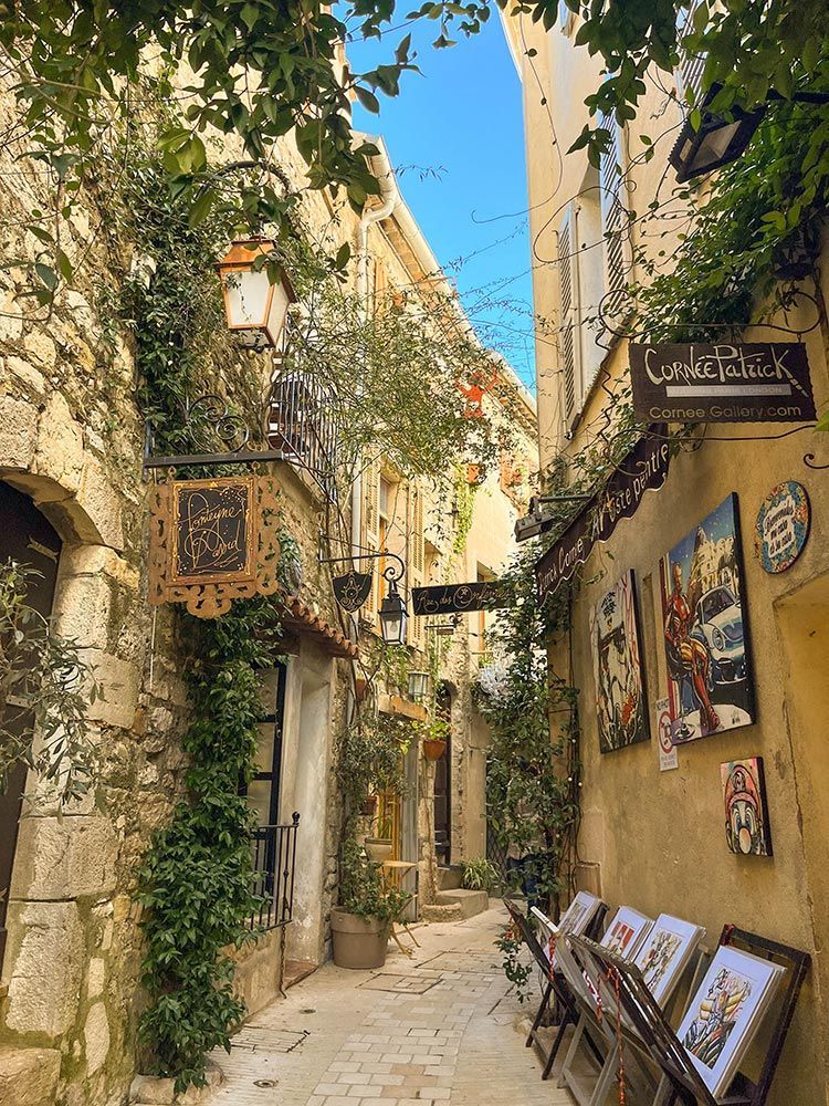 Mougins ムージャン